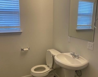 10104 Forest Grove Dr - Photo Thumbnail 17