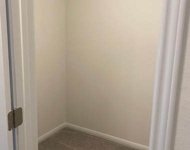 10104 Forest Grove Dr - Photo Thumbnail 15