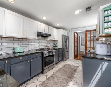 521 S Ann Street - Photo Thumbnail 9