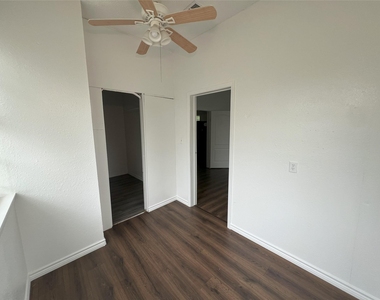 504 East St - Photo Thumbnail 10