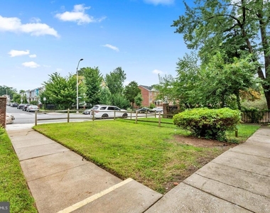 3800 Greenmount Avenue - Photo Thumbnail 4