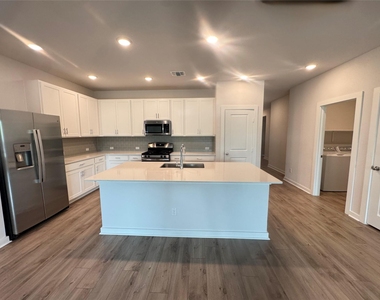 65 Hereford Loop - Photo Thumbnail 1