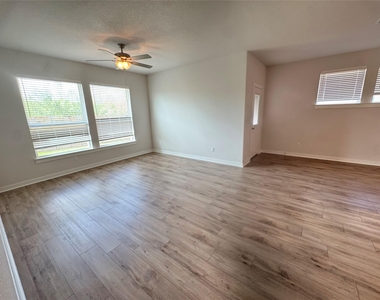 65 Hereford Loop - Photo Thumbnail 3