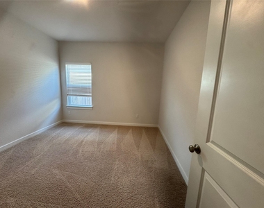 65 Hereford Loop - Photo Thumbnail 14