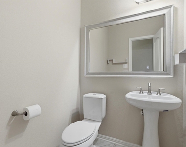 1511 Rimstone Dr - Photo Thumbnail 35