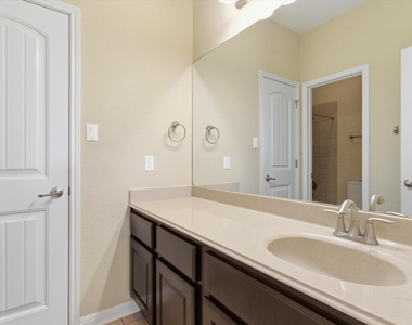 1511 Rimstone Dr - Photo Thumbnail 34