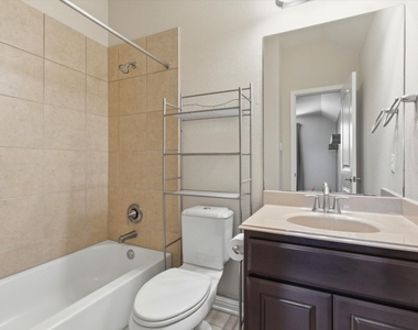 1511 Rimstone Dr - Photo Thumbnail 32