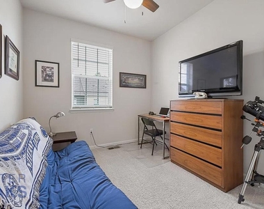 1837 Roslynhill Trail - Photo Thumbnail 22