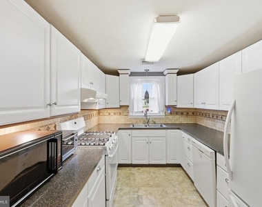24 W Market Street - Photo Thumbnail 16