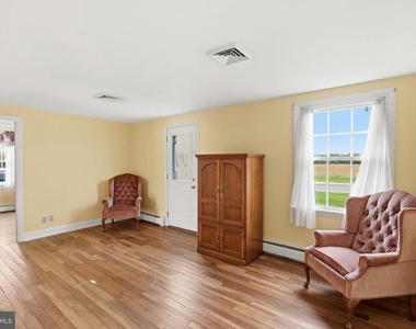 24 W Market Street - Photo Thumbnail 12