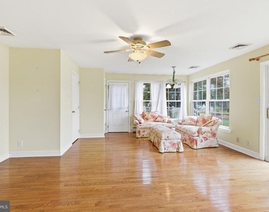 24 W Market Street - Photo Thumbnail 19