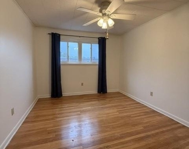 313 Pyramid Avenue - Photo Thumbnail 6