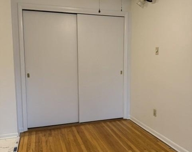 313 Pyramid Avenue - Photo Thumbnail 4