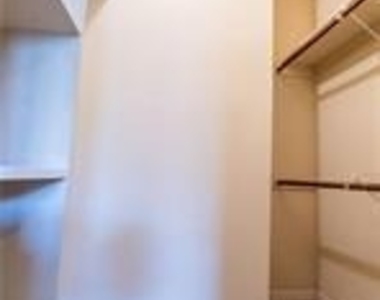 2216 San Gabriel St - Photo Thumbnail 6