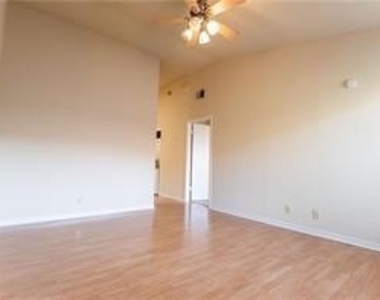 2216 San Gabriel St - Photo Thumbnail 1