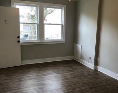 2612 29th Street Se - Photo Thumbnail 3