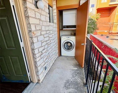2818 Nueces St - Photo Thumbnail 13