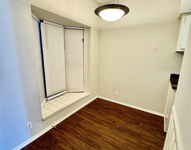 2818 Nueces St - Photo Thumbnail 1