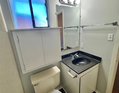 2818 Nueces St - Photo Thumbnail 12