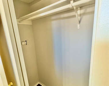 2818 Nueces St - Photo Thumbnail 11