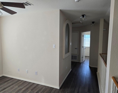 1608 Colorado Bend Dr - Photo Thumbnail 7