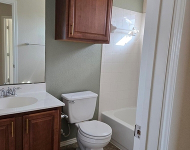 1608 Colorado Bend Dr - Photo Thumbnail 8