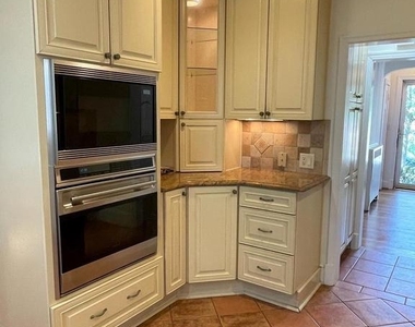 6105 29th Street Nw - Photo Thumbnail 4