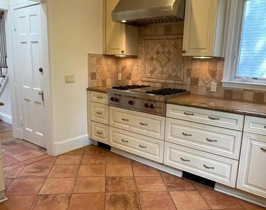 6105 29th Street Nw - Photo Thumbnail 1