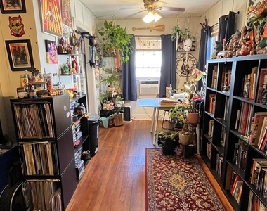 416 W 32nd St - Photo Thumbnail 4