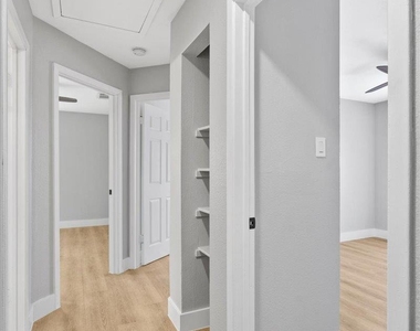 3107 E 13th St - Photo Thumbnail 16