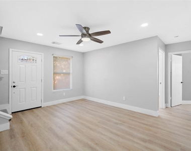 3107 E 13th St - Photo Thumbnail 42
