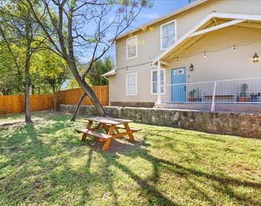 3107 E 13th St - Photo Thumbnail 24