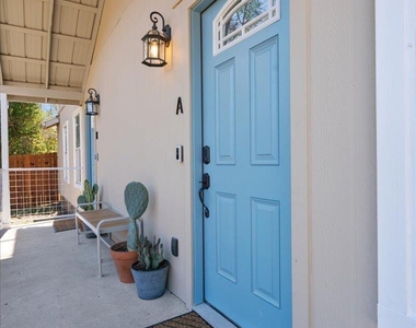 3107 E 13th St - Photo Thumbnail 3