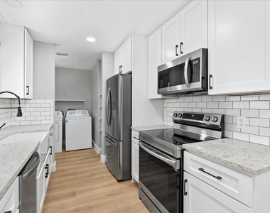 3107 E 13th St - Photo Thumbnail 9