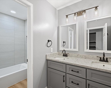 3107 E 13th St - Photo Thumbnail 21