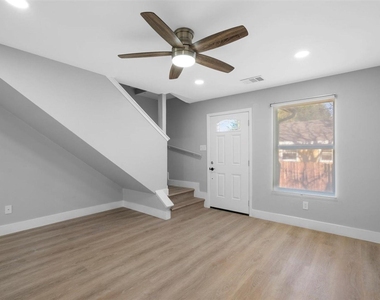 3107 E 13th St - Photo Thumbnail 46