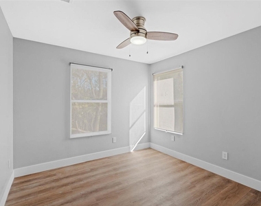 3107 E 13th St - Photo Thumbnail 27