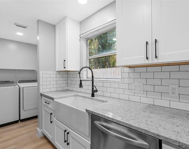 3107 E 13th St - Photo Thumbnail 39