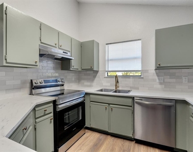 3001 W Slaughter Lane B Ln - Photo Thumbnail 5