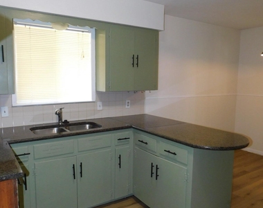 1708 Redd St - Photo Thumbnail 1