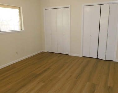 1708 Redd St - Photo Thumbnail 6