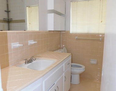 1708 Redd St - Photo Thumbnail 5