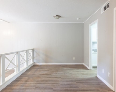 3405 Grooms St - Photo Thumbnail 9