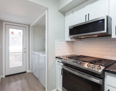 3407 Grooms St - Photo Thumbnail 1