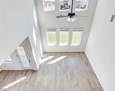 920 Old Garden Rd - Photo Thumbnail 10