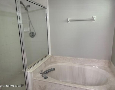 1644 Hampton Place - Photo Thumbnail 10