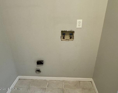 1644 Hampton Place - Photo Thumbnail 4