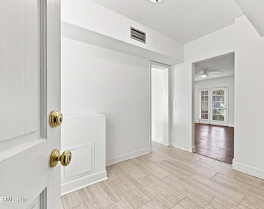 1504 Palm Avenue - Photo Thumbnail 3