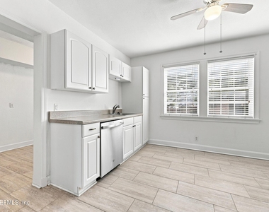 1504 Palm Avenue - Photo Thumbnail 4