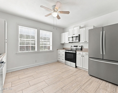 1504 Palm Avenue - Photo Thumbnail 5
